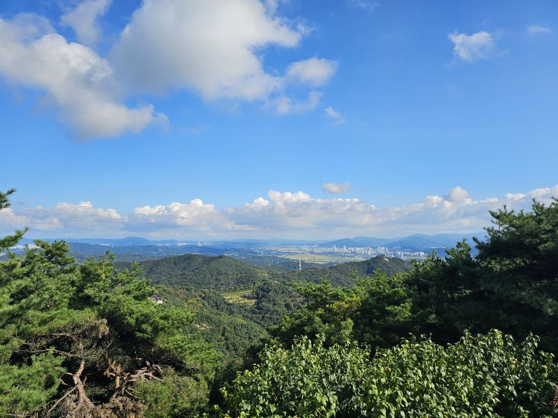 파일:충청 아산 영인산 아산시(251008).jpg